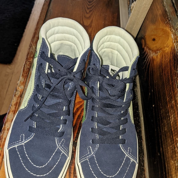Vans shoes 9.5 - Picture 2 of 3